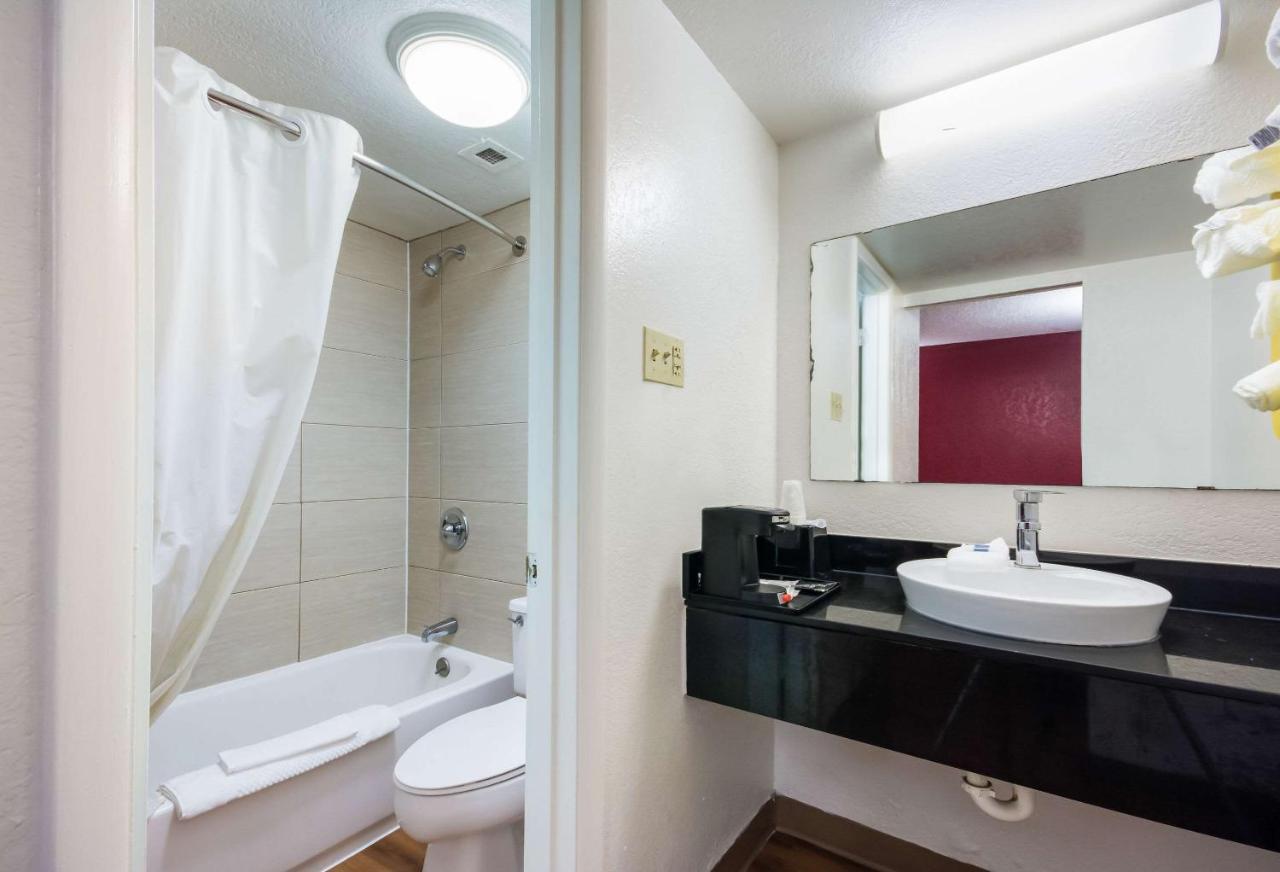 Econo Lodge Del City Extérieur photo
