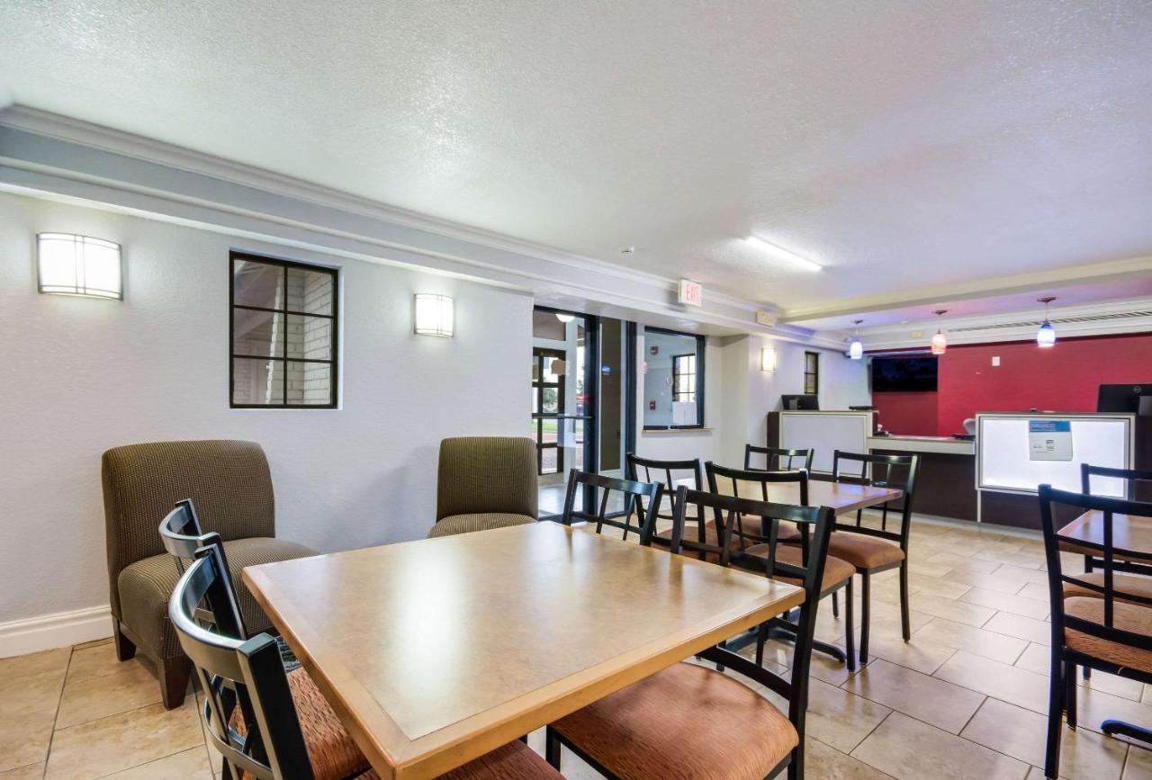 Econo Lodge Del City Extérieur photo