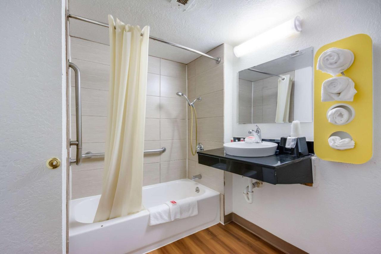 Econo Lodge Del City Extérieur photo