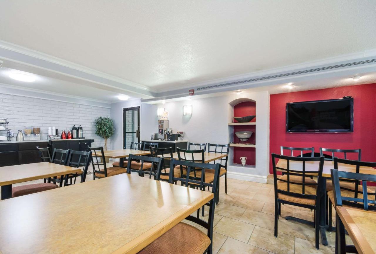 Econo Lodge Del City Extérieur photo