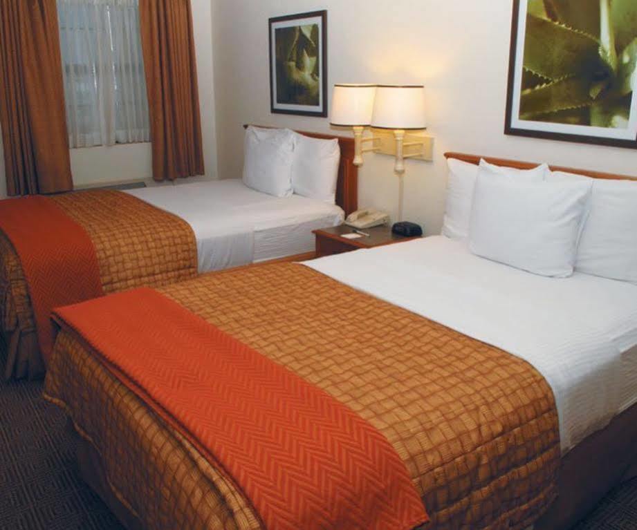 Econo Lodge Del City Extérieur photo