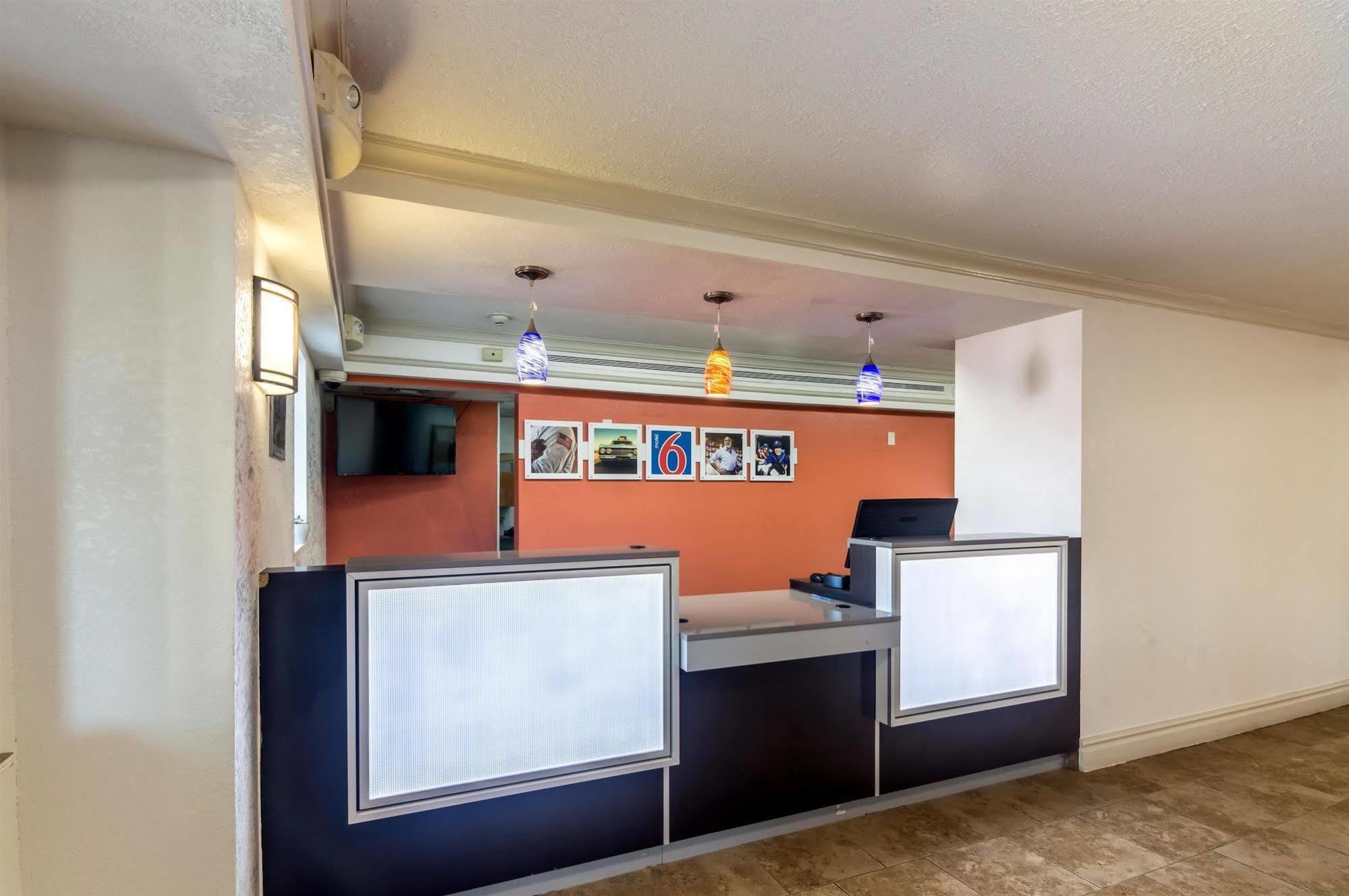 Econo Lodge Del City Extérieur photo
