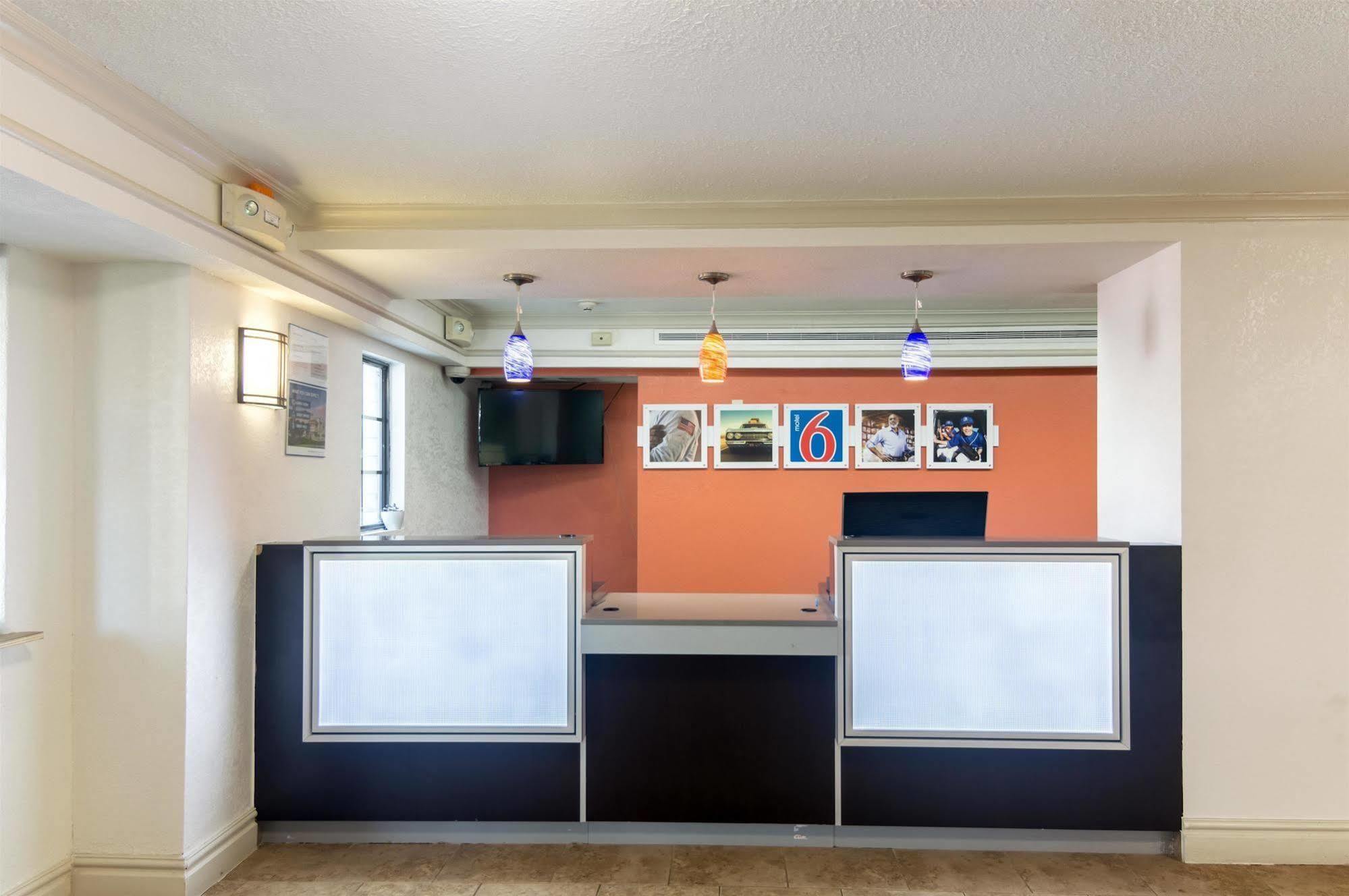 Econo Lodge Del City Extérieur photo