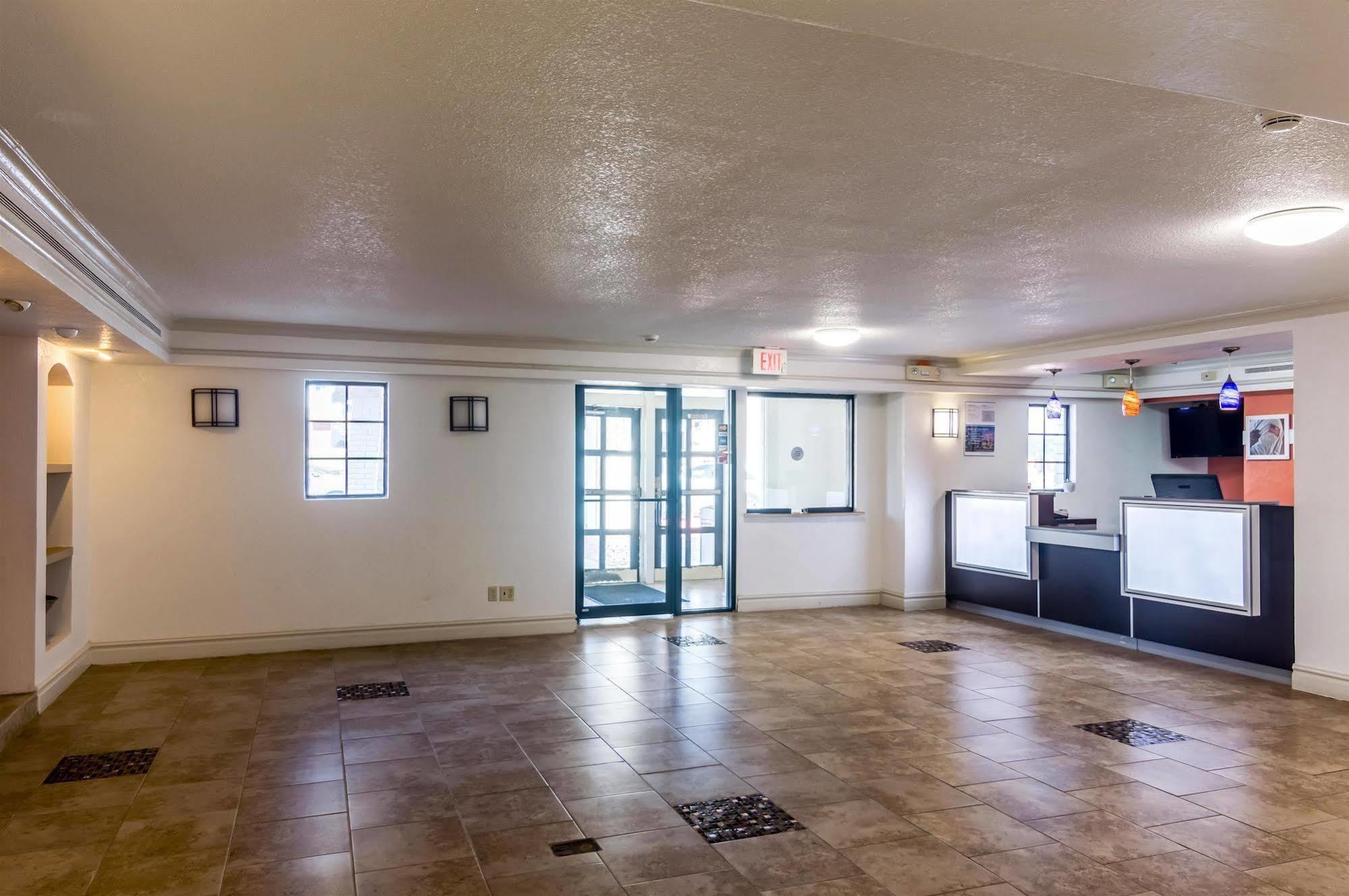 Econo Lodge Del City Extérieur photo