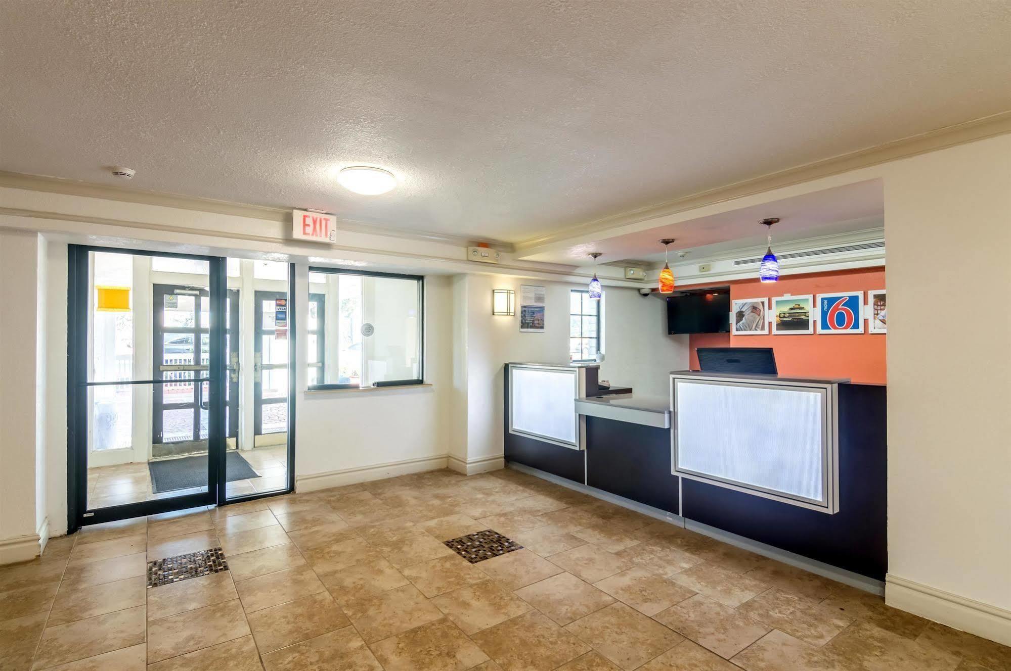 Econo Lodge Del City Extérieur photo