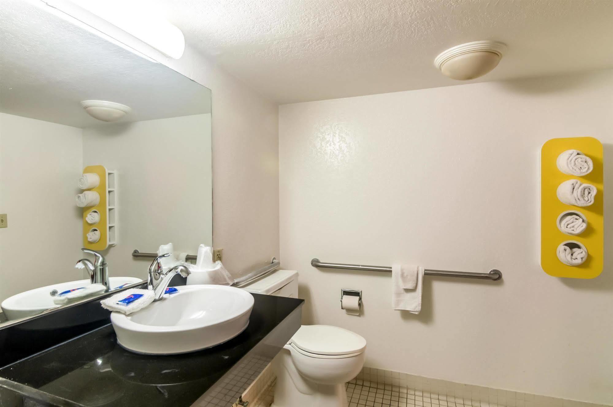 Econo Lodge Del City Extérieur photo