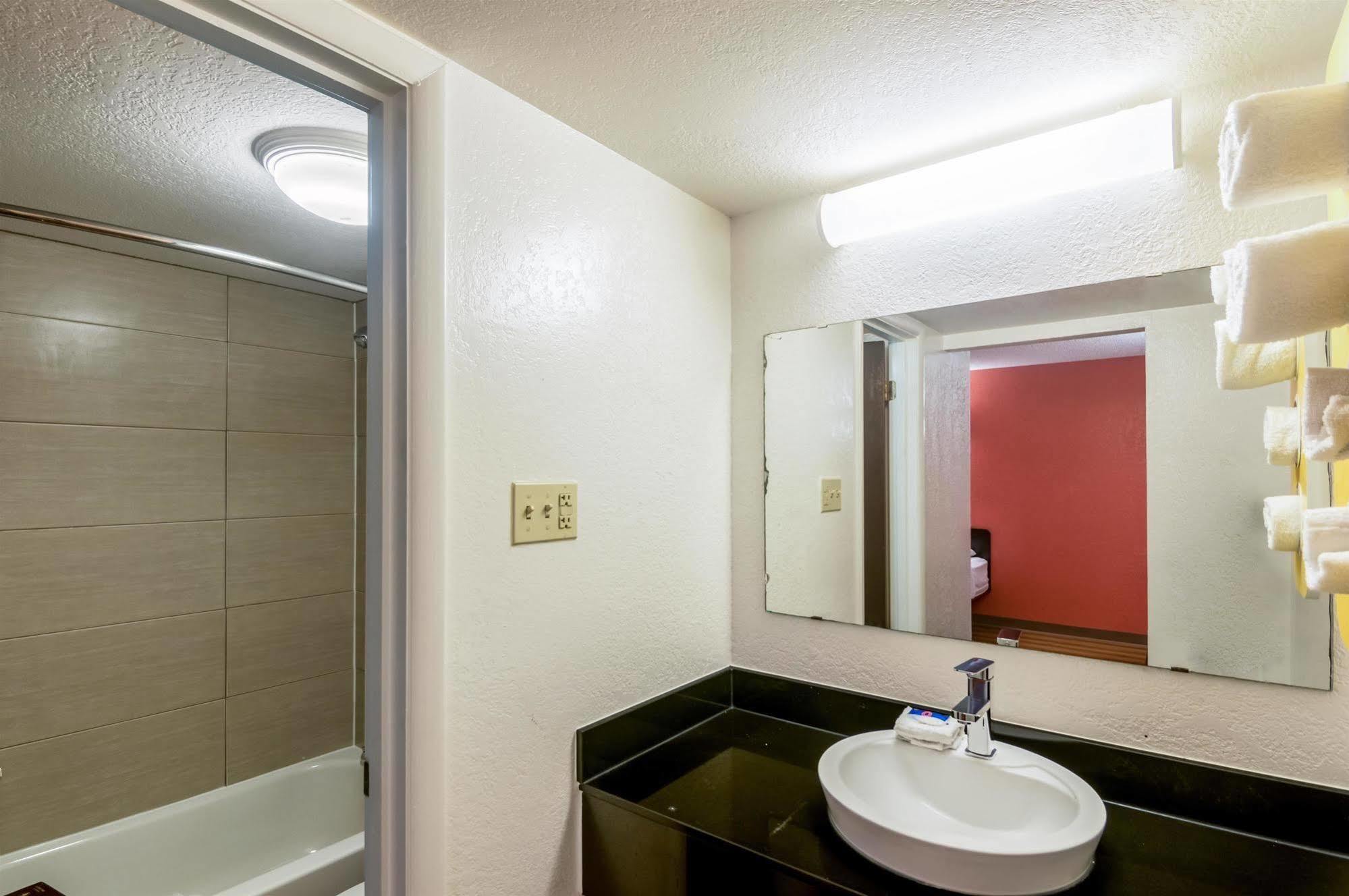 Econo Lodge Del City Extérieur photo
