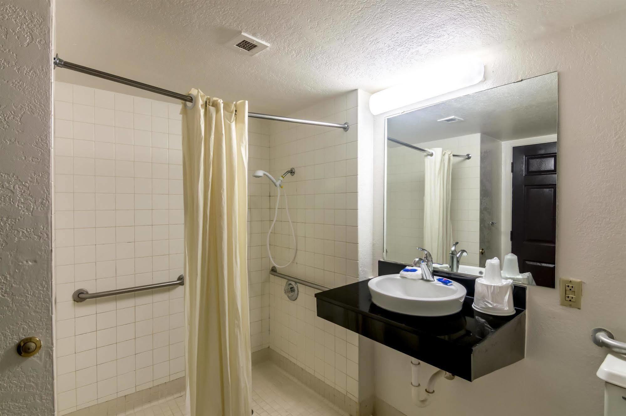 Econo Lodge Del City Extérieur photo